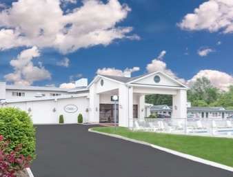 Travelodge Inn & Suites Latham Exterior photo